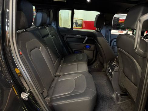Used 2024 Land Rover Defender 110 X-Dynamic SE AWD/4WD image 22