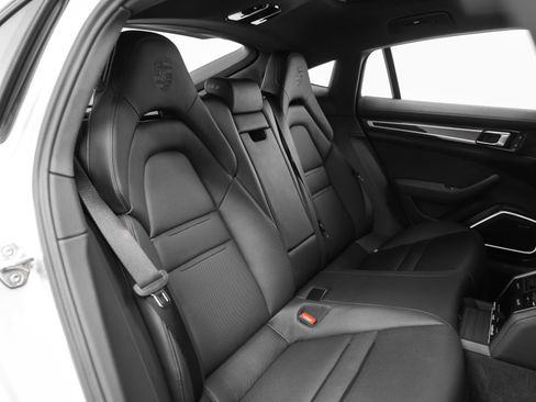 Certified 2023 Porsche Panamera 4 Platinum Edition AWD/4WD image 30