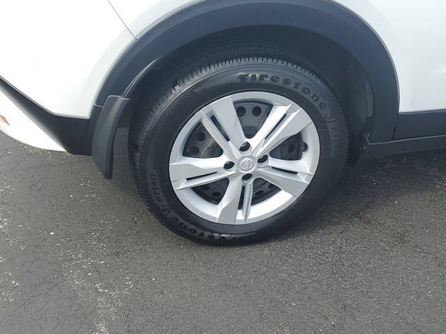 Certified 2025 Nissan Kicks Play S FWD image 5