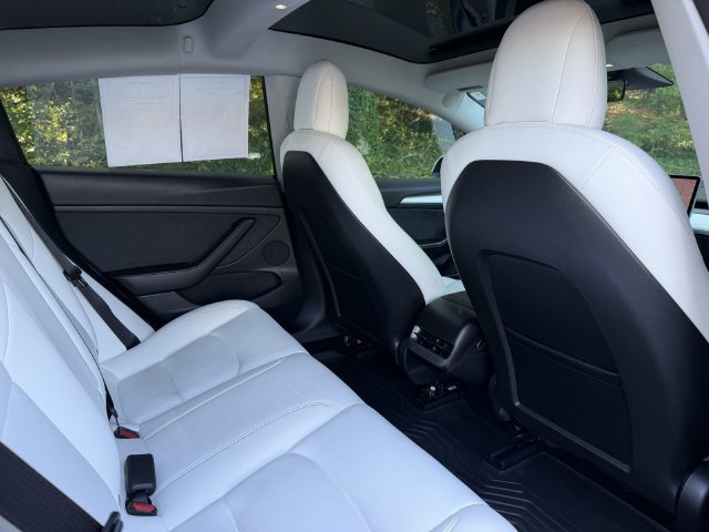 Used 2022 Tesla Model 3 Long Range AWD/4WD image 25