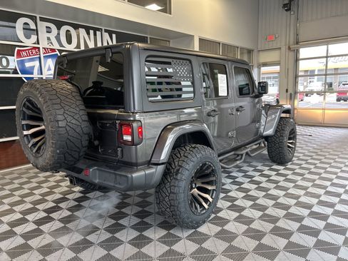 Used 2019 Jeep Wrangler Unlimited Sahara image 6