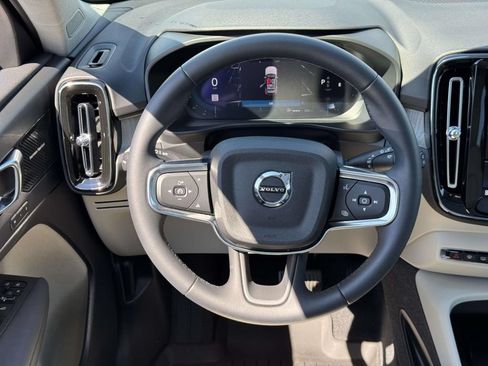 Certified 2023 Volvo XC40 B5 Ultimate w/ Climate Package AWD/4WD image 13