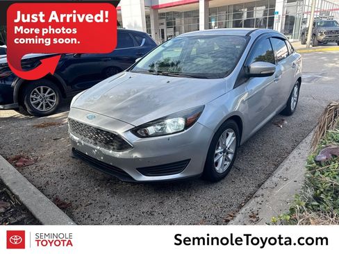 Used 2016 Ford Focus SE FWD image 1