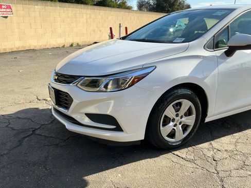 Used 2017 Chevrolet Cruze LS image 7