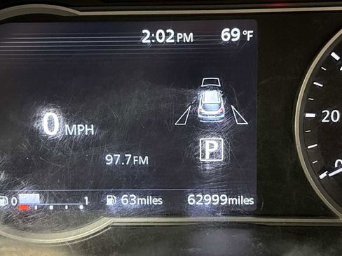 Used 2019 Nissan Kicks SR image 17