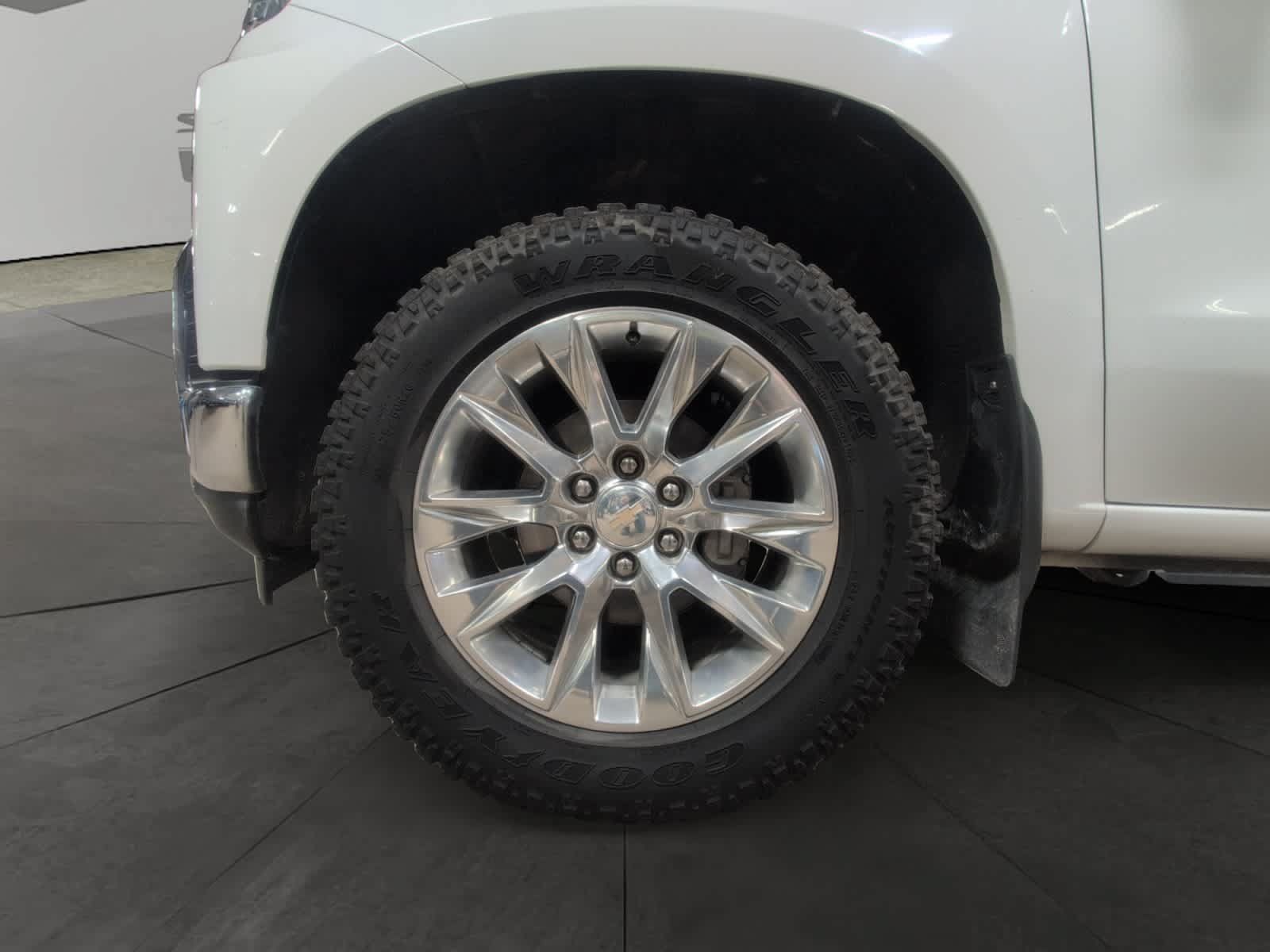 Used 2022 Chevrolet Silverado 1500 LTZ w/ LTZ Premium Package AWD/4WD image 14