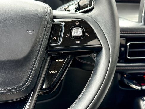 Used 2022 Lincoln Aviator AWD w/ Premium Package image 40