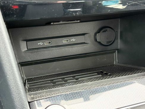 New 2026 Volkswagen Taos SE image 18