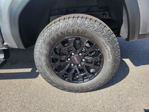 New 2026 GMC Canyon Elevation w/ Convenience Package image 7