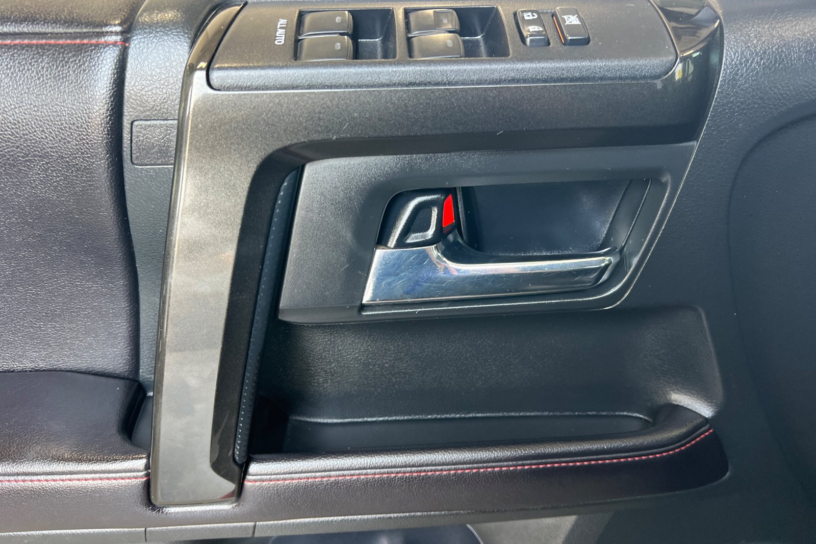 Used 2016 Toyota 4Runner Trail Premium AWD/4WD image 8