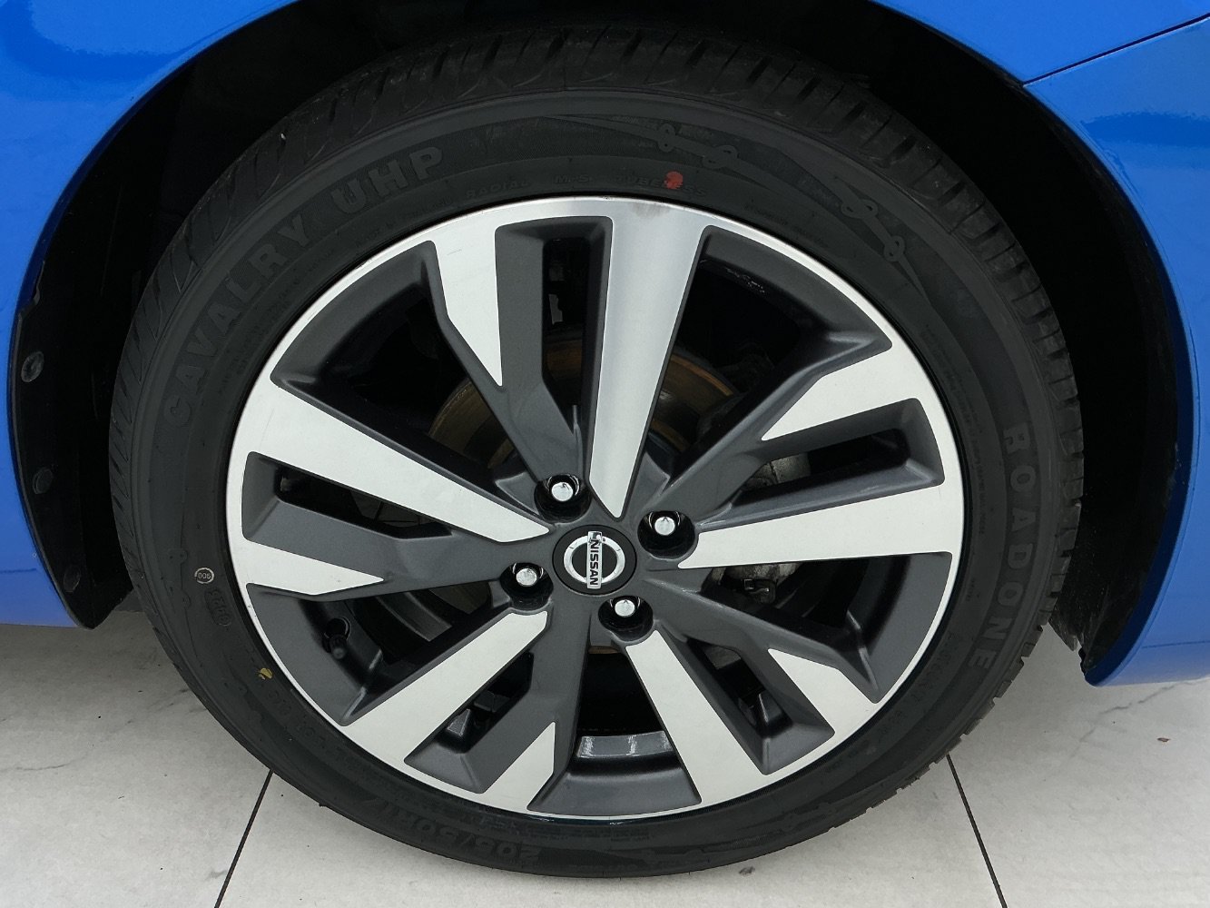 Used 2020 Nissan Versa SR w/ Convenience Package FWD image 45