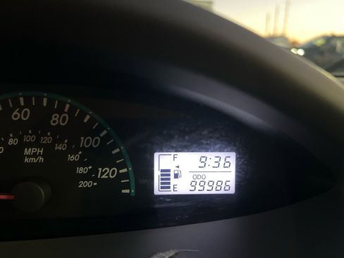 Used 2012 Toyota Yaris Sedan image 27