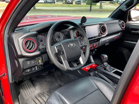 Used 2022 Toyota Tacoma TRD Sport w/ TRD Premium Sport Package image 17