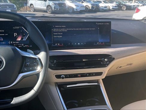 Certified 2025 BMW 330i Sedan w/ Convenience Package image 9