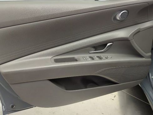 Used 2021 Hyundai Elantra SEL FWD image 23