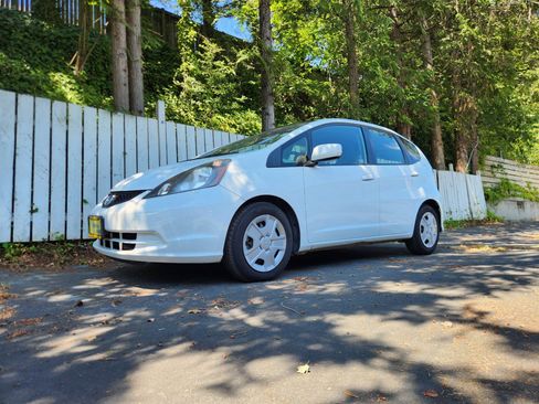 Used 2013 Honda Fit image 16