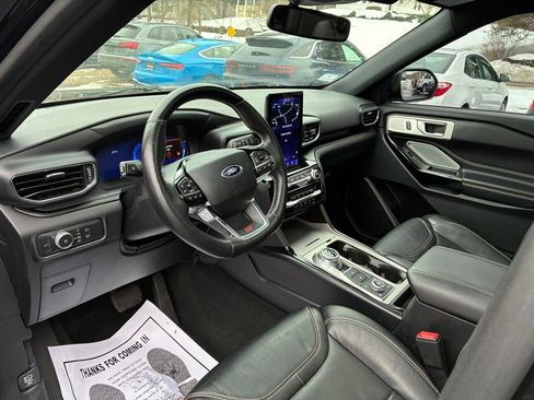 Used 2021 Ford Explorer ST w/ ST Street Pack image 19