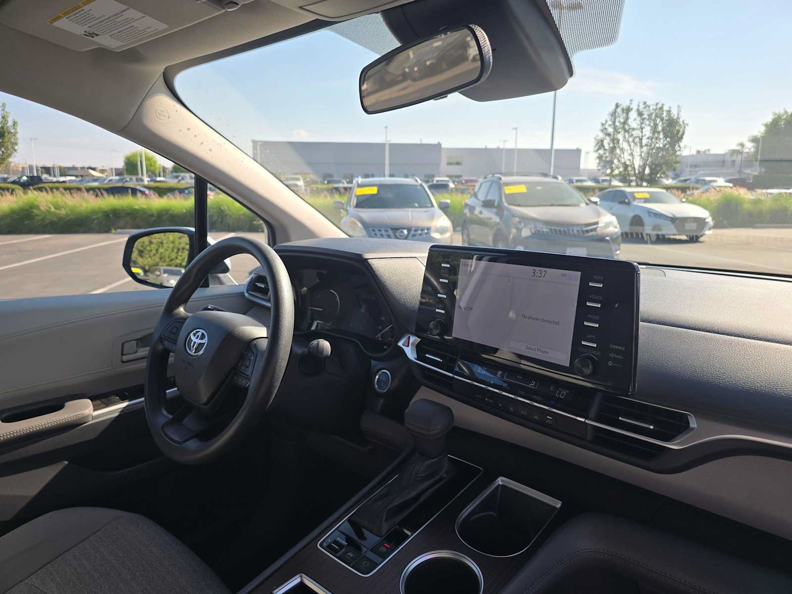 Certified 2022 Toyota Sienna LE FWD image 11