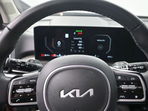 Certified 2025 Kia Sorento SX image 15