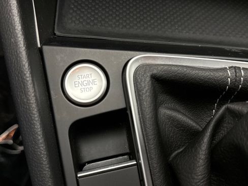 Used 2023 Volkswagen Jetta SE image 18