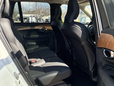 Used 2025 Volvo XC90 B6 Plus image 10