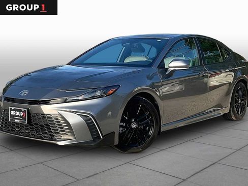 Used 2026 Toyota Camry SE w/ Convenience Package FWD image 1