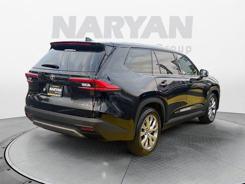 Used 2024 Toyota Grand Highlander Limited image 8