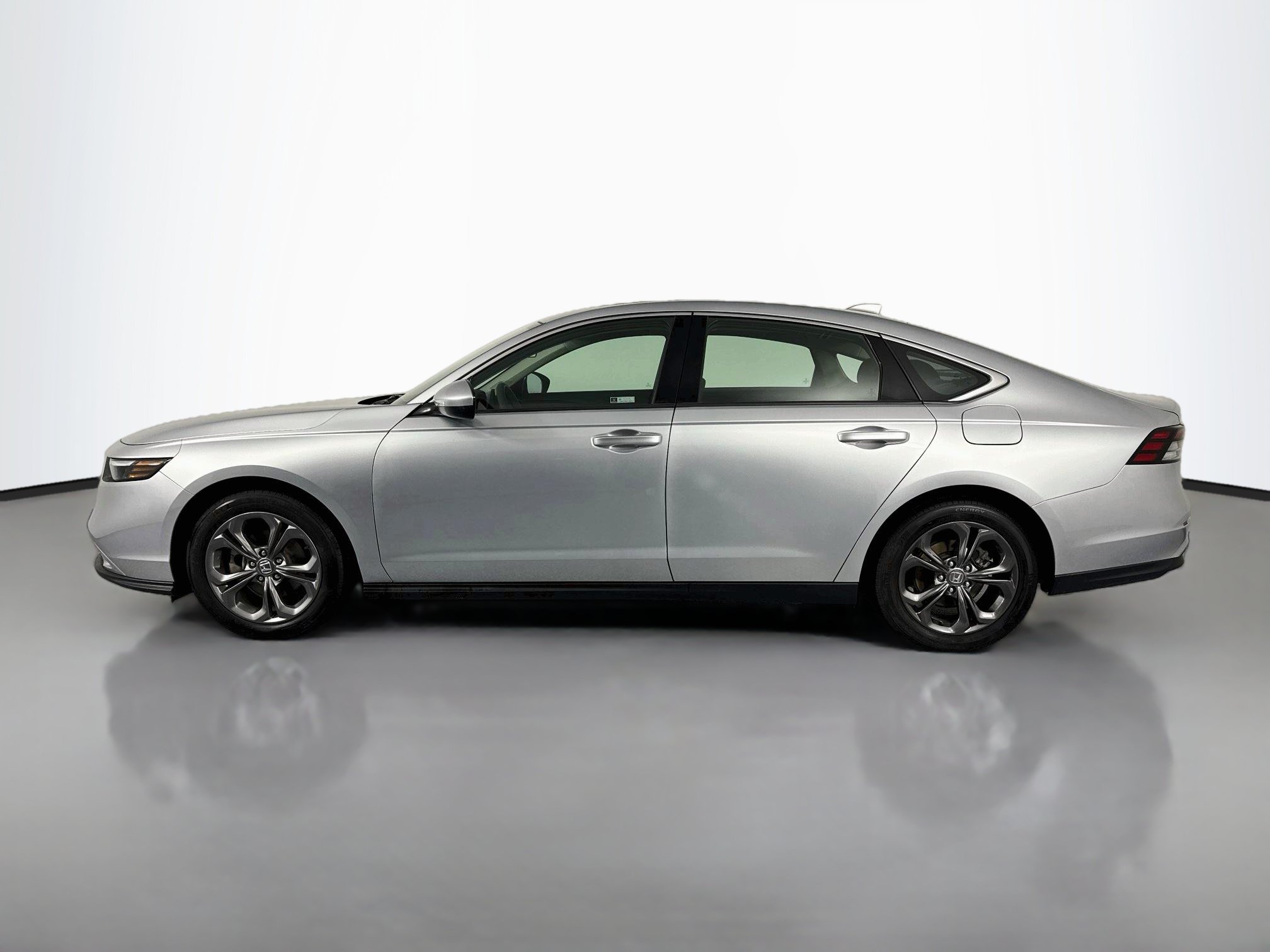Certified 2024 Honda Accord EX image 8