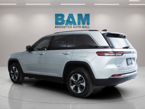 Used 2023 Jeep Grand Cherokee 4WD 4xe w/ Luxury Tech Group II image 5