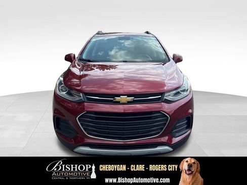 Used 2021 Chevrolet Trax LT w/ Premium Seat Package FWD image 14
