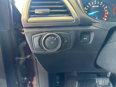 Used 2018 Ford Fusion SE image 20