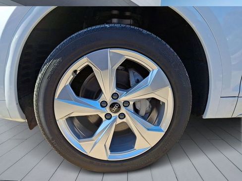 Certified 2023 Audi Q5 2.0T Premium Plus w/ Premium Plus Package image 8