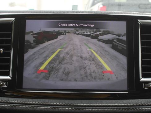 Used 2023 Chrysler Pacifica Limited image 15