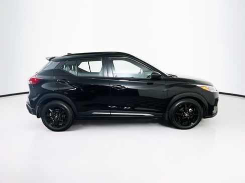 Used 2023 Nissan Kicks SR w/ SR Premium Package FWD image 10