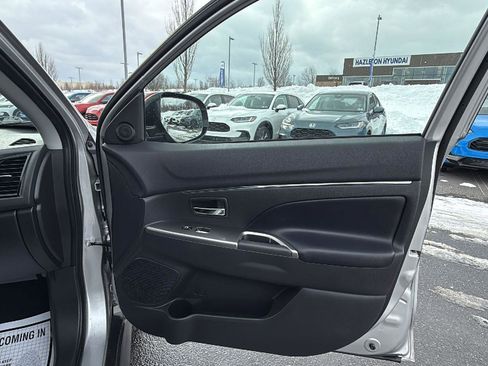Used 2024 Mitsubishi Outlander Sport SE image 17