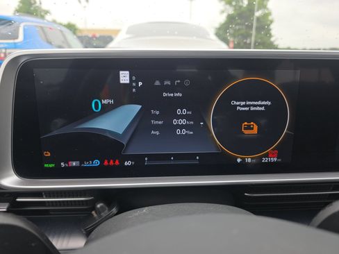 Used 2024 Hyundai Ioniq 6 SE RWD image 2