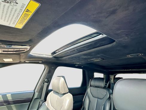 Used 2023 Hyundai Palisade Calligraphy image 23