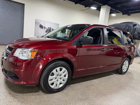 Used 2019 Dodge Grand Caravan SE image 10