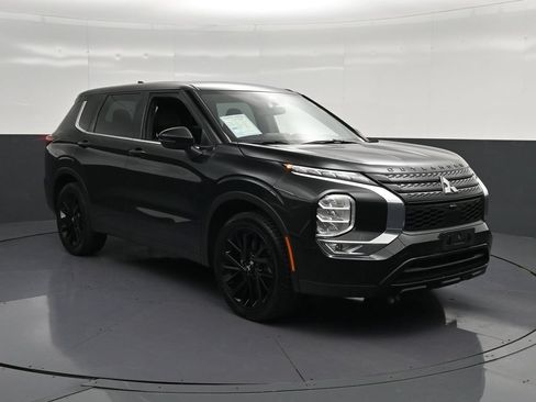 Used 2023 Mitsubishi Outlander SE FWD image 5