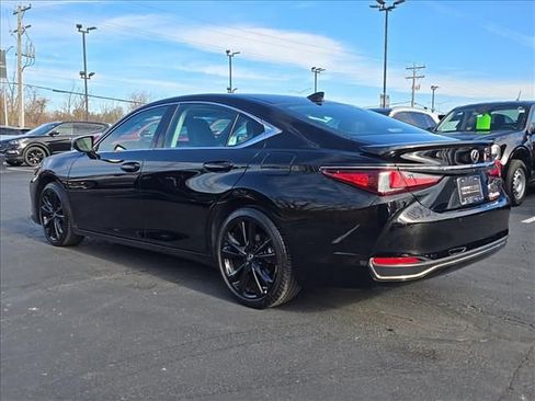 Used 2025 Lexus ES 300h w/ Premium Package image 6