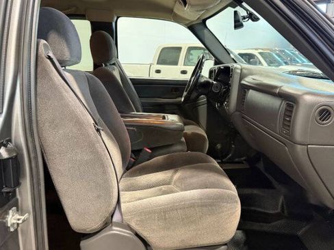 Used 2006 Chevrolet Silverado 2500 LT AWD/4WD image 17