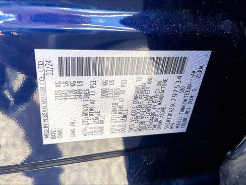 Used 2025 Nissan Rogue SV FWD image 33