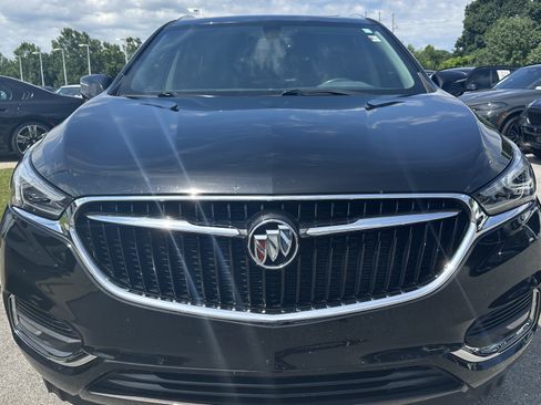 Used 2021 Buick Enclave Essence w/ Sound and Sites Package FWD image 3