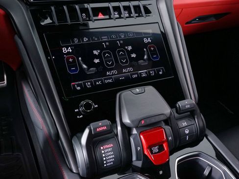 Used 2024 Lamborghini Urus S image 31