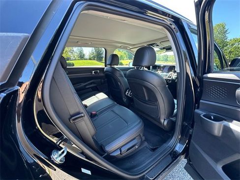 Used 2022 Kia Sorento S w/ Panoramic Sunroof Package image 17
