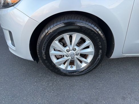 Certified 2018 Kia Sedona L image 12