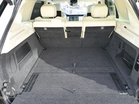 Used 2023 Land Rover Range Rover Autobiography image 45