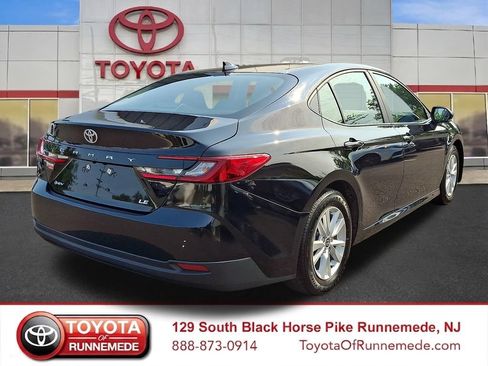 Used 2025 Toyota Camry LE FWD image 7