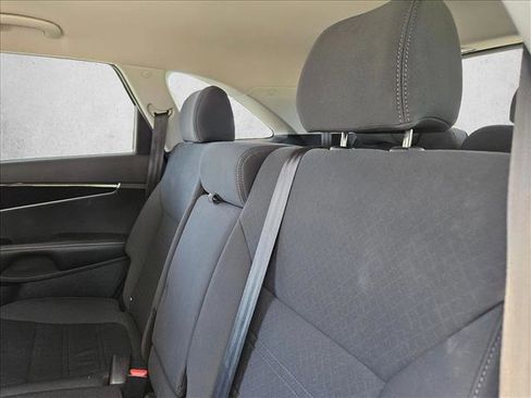 Used 2019 Kia Sorento LX image 20