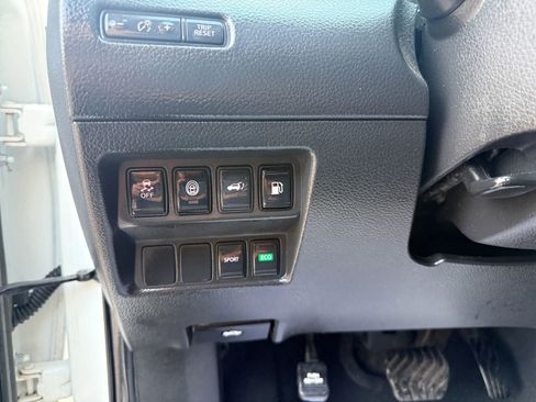 Used 2019 Nissan Rogue SV image 20